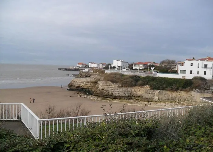 Spacieux 95m2 Au Pied De La Avec Jardin Et Parking - Fr-1-494-70 * 로양