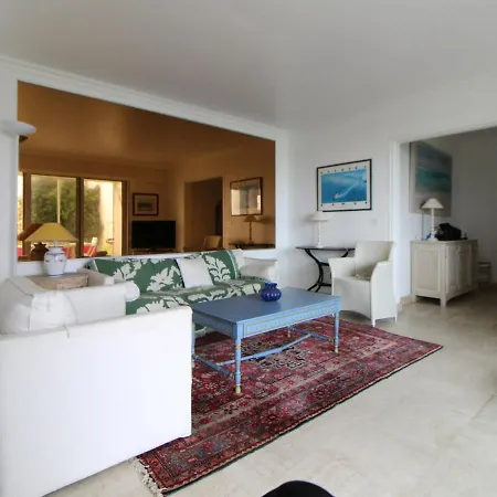 Spacieux 95m2 Au Pied De La Avec Jardin Et Parking - Fr-1-494-70